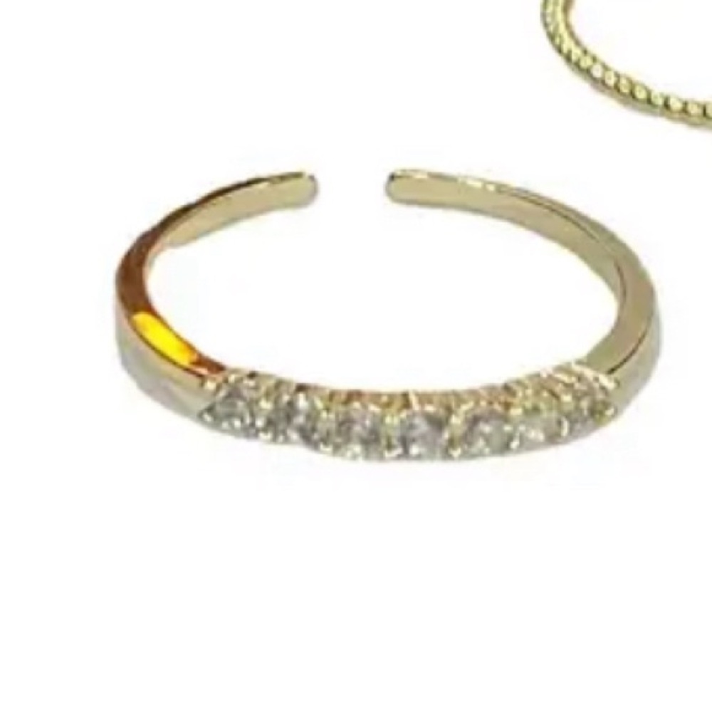 Pretty studded band